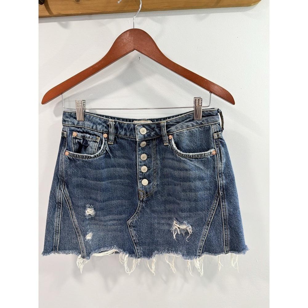 We The Free Denim Mini Skirt Size 28 Button Fly Distressed Raw Hem Cotton Boho - Picture 3 of 9